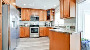 *Gorgeous Pool w Swim Deck. Close 2 IMG/Beaches - Image 3