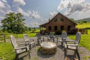 Cozy 4 Bedroom Log Cabin Getaway near Snowshoe, West Virginia With Hot Tub - Image 5