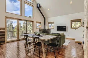 Peaceful Mountain Chalet with gorgeous views! - Image 2