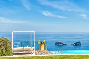 ERSTAUNLICHE VILLA MIT BLICK AUF DIE AMALFIKÜSTE UND DIE GALLISCHEN INSELN - Image 4