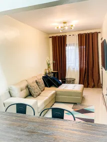 The Cozy Lipa Luxe Escape - Image 3