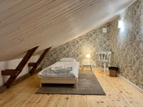 Secluded garden house - Image 4