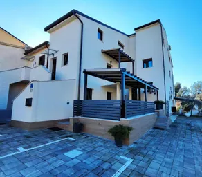 Studio with terrace and air conditioning - Image 3