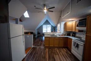Cozy Loft steps from VT Downtown - Image 3
