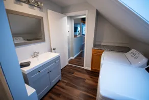 Cozy Loft steps from VT Downtown - Image 5