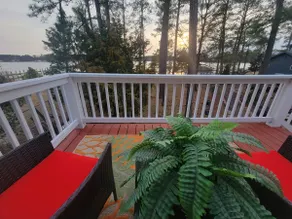 Four Reel Riverfront Cottage - Image 5