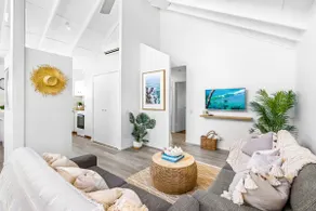 Cocos Home with large Pool in the middle of Noosa - Image 2