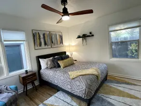 Earthy Modern 2 BDR Mid-Century Home Pets OK - Image 5
