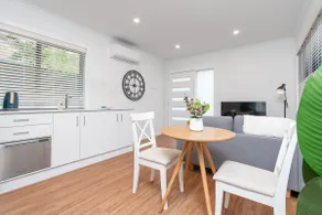 Cosy Unit in Scenic Ainslie - Image 3