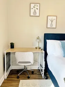 Cozy 1 bedroom apartment with fenced in backyard. - Image 5