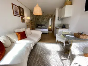 Beach house by the lake - Image 2