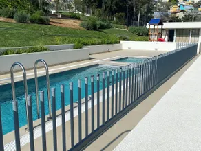 Apartment with a pool. - Image 5