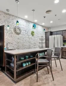 Private Downtown Apartment - Image 2