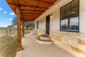 Secluded ranch house - Image 4