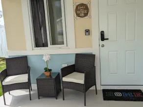 Ellison's Oceanfront Getaway! Pool*WiFi*Self-Check - Image 2