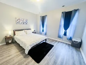 GREAT Location - 2BR w/Fast Wifi + Free Parking! - Image 3