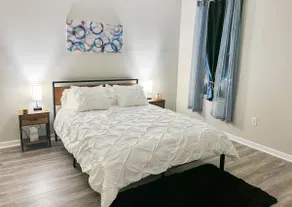 GREAT Location - 2BR w/Fast Wifi + Free Parking! - Image 4