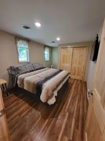 Lake Front Cabin-West - Image 5