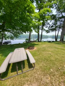Lake Front Cabin-West - Image 3