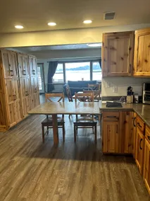 5-bed full rec lake w/ air, lakefront private pier - Image 3
