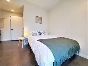 Pristine Studio in New Townhome - Image 5