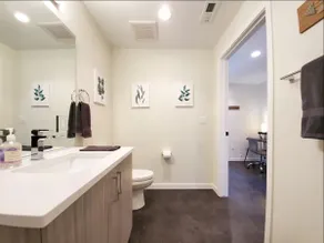 Pristine Studio in New Townhome - Image 4