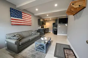 Summer fun! close to lakes. 1 bedroom 1 bath - Image 3