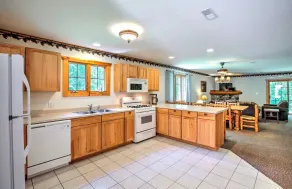 Starved Rock’s Luxury Cabin - Image 3
