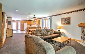 Starved Rock’s Luxury Cabin - Image 4