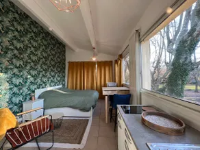 Studio with semi-panoramic view - Image 2