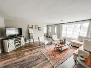 ATW Downtown | Lambeau | EAA | Spacious | Sleeps 9 - Image 4