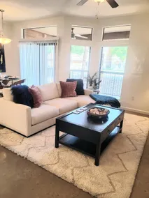 One Bedroom In Walking Distance -Georgetown Square - Image 2