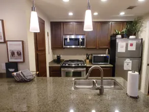 One Bedroom In Walking Distance -Georgetown Square - Image 5