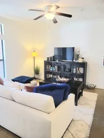 One Bedroom In Walking Distance -Georgetown Square - Image 3
