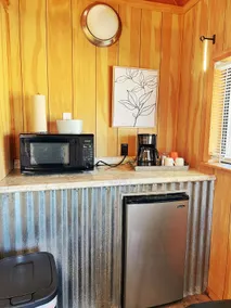 The Shanty Cabin at Lake Limestone Marina - Image 5