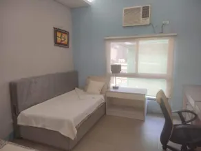 Fully Furnished Studio w/Kitchen - Image 3