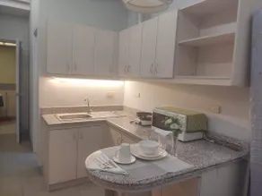 Fully Furnished Studio w/Kitchen - Image 4