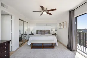3 Bed Penthouse w/ Waterview! - Image 5