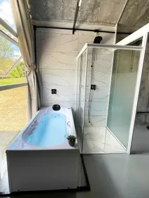 Industrial-style cabin in a rural condominium - Image 2