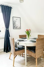 Modern Apartment with Balcony*free Parking*Netflix - Image 5