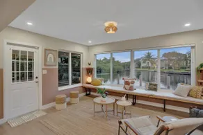 Walk to Wilton Dr Waterfront Home - Image 4