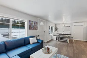 Sanders Beach Bungalow - Image 3