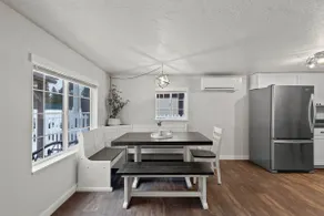 Sanders Beach Bungalow - Image 4