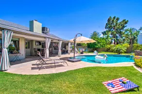 New AZ Oasis, Fire Pit, Yard, Grill, & Hot Tub! - Image 2
