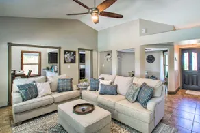 New AZ Oasis, Fire Pit, Yard, Grill, & Hot Tub! - Image 4