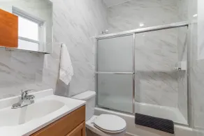 Marvelous 2Bedroom Near Downtown - Image 2