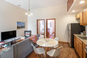 Marvelous 2Bedroom Near Downtown - Image 5