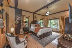 Rustic Luxury with breathtaking views - Image 4