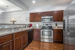 Cozy Condo for ND/Business Stay - Image 5