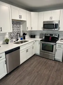 Newly renovated cute 3 bedroom 2 bath bungalow - Image 3